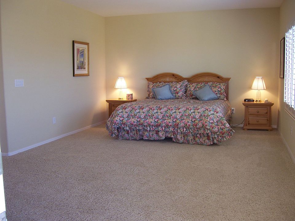 Huge 24' x 14' Master Bedroom!