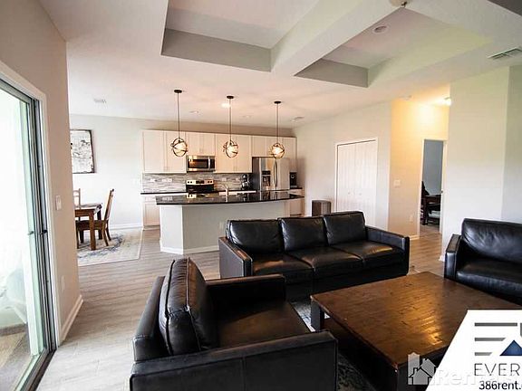 4th image of 155 N Starling Dr