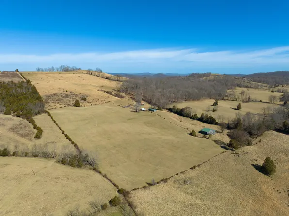 2192 Wolfe Cir, Thorn Hill, TN 37881