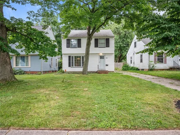 1095 Woodview Rd, Cleveland Heights, OH 44121