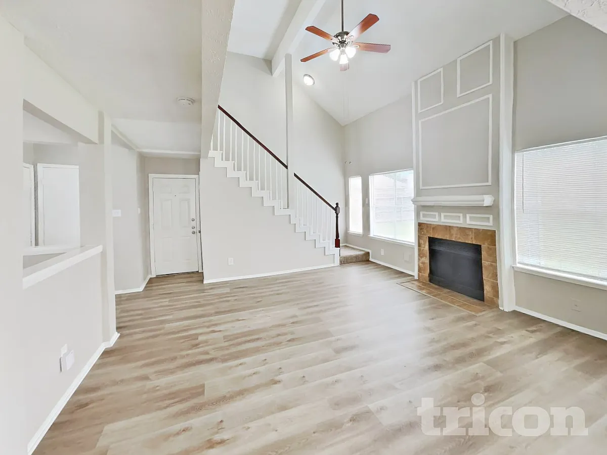 Building Photo - 8522 Lake Crystal Dr