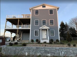 11 Bayberry Hill Rd, Narragansett, RI 02882