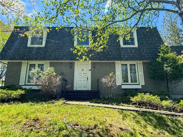 49 High Ridge Rd, Saint John, NB E2K 4H1