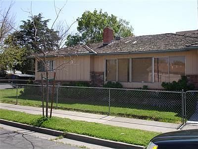1st image of 540 E 4th St