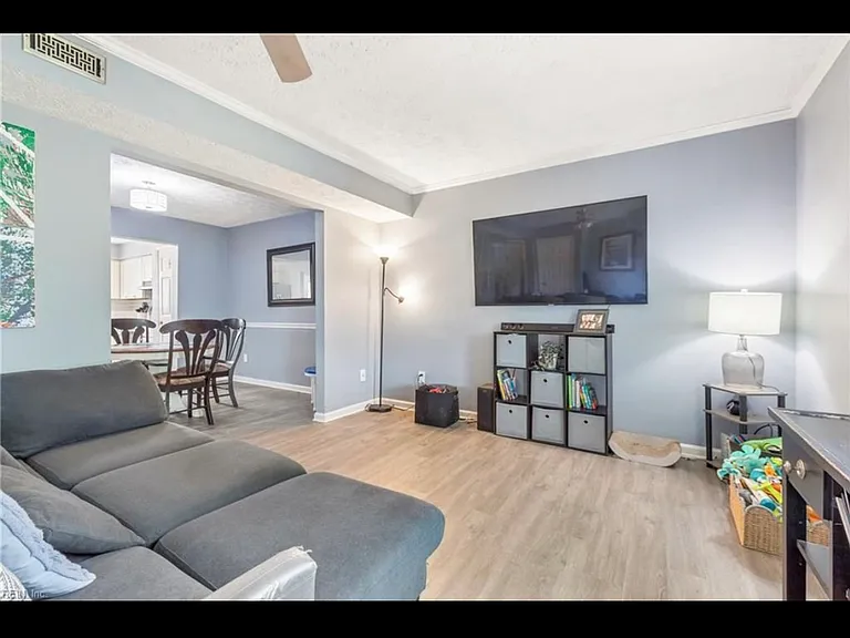 29 Glascow Way — Photo 3