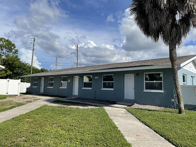1st image of 5202 Laurel Pl #1-3