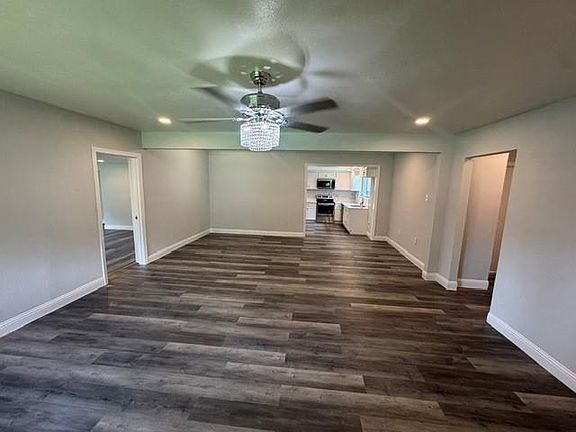 5th image of 1607 W Houston Dr