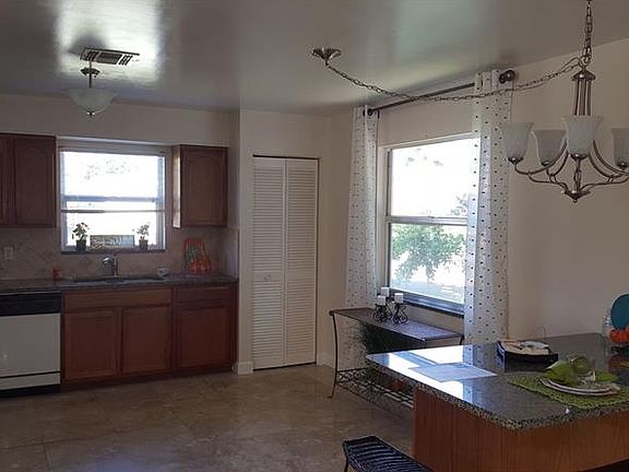 5th image of 225 4th Ave N