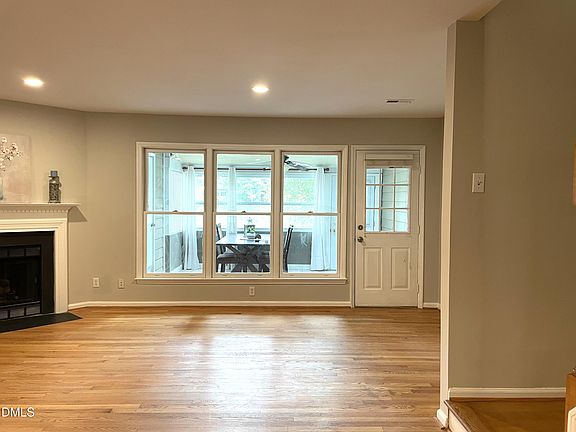 3rd image of 192 Saint Andrews Ln