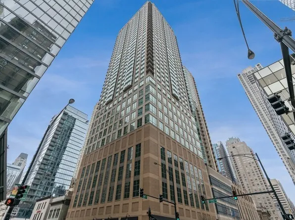 2 E Erie St APT 2810, Chicago, IL 60611