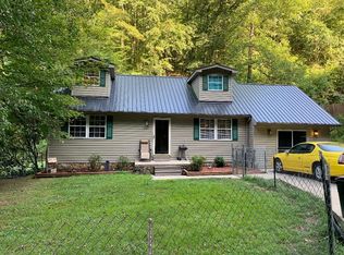 299 Hopson St, Auxier, KY 41602
