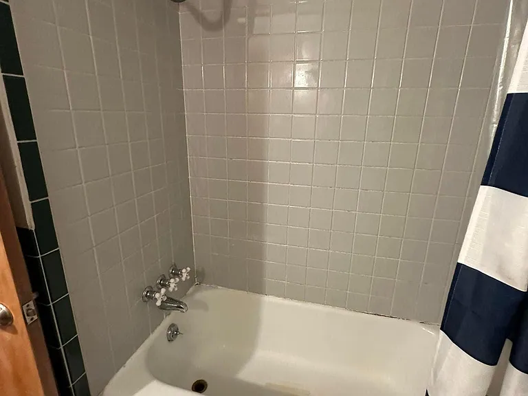 385 Riverside Dr — Photo 18