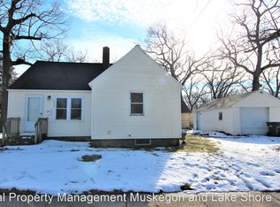 1085 Adams Ave, Muskegon, MI 49442
