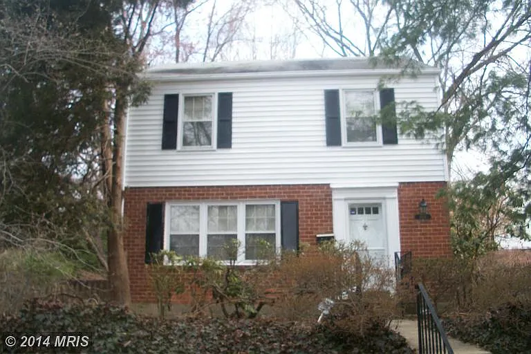 1504 Amherst Rd photo 1