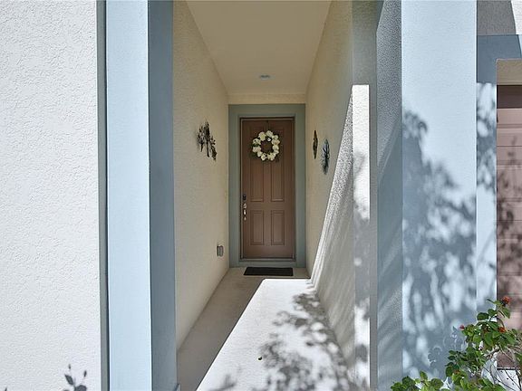 5th image of 899 Molly Cir
