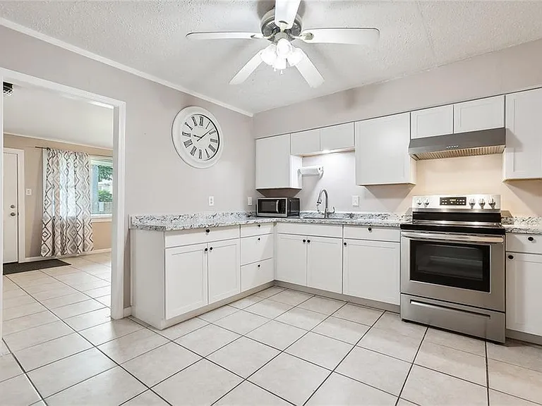 1120 Evergreen Dr — Photo 3