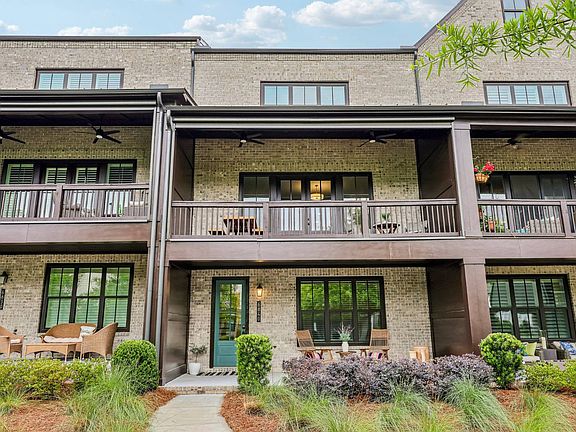 3rd image of 6840 Whitman Walk