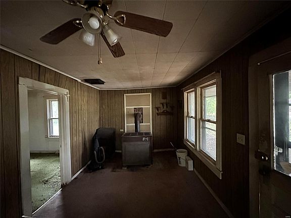 4th image of 262 Oak Tree Ln