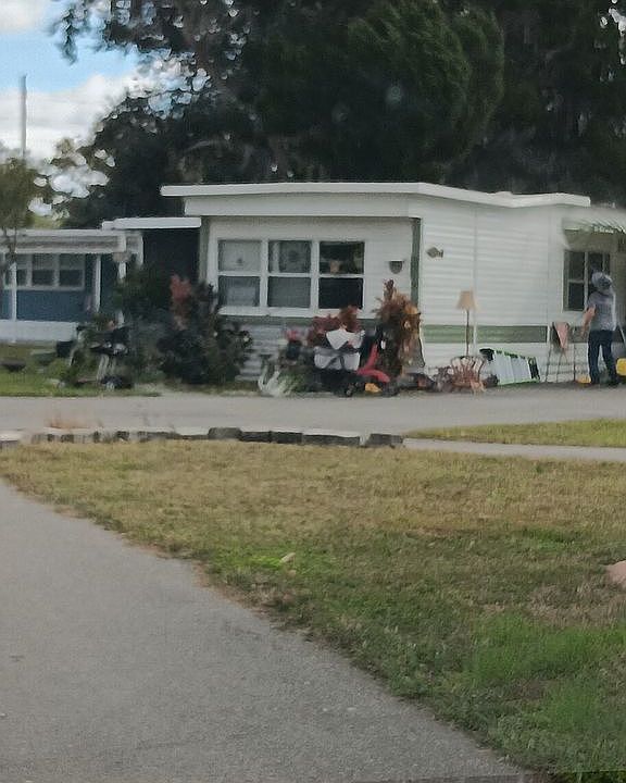 1st image of 3319 E Dean St