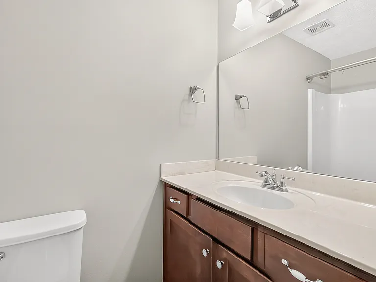 2504 Angelyn Dr — Photo 20