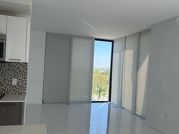 5th image of 5300 Paseo Blvd #3010