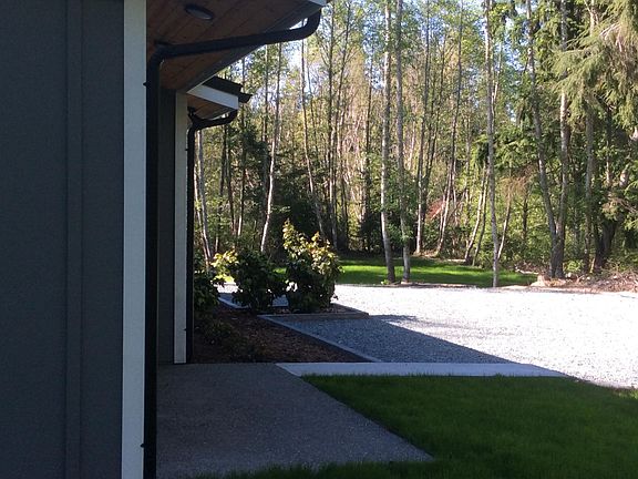 3rd image of 4968 Canfield Ln