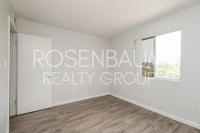 1050 W University Dr #202 — Photo 12
