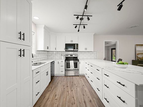 5th image of 10248 Ridgely Rd