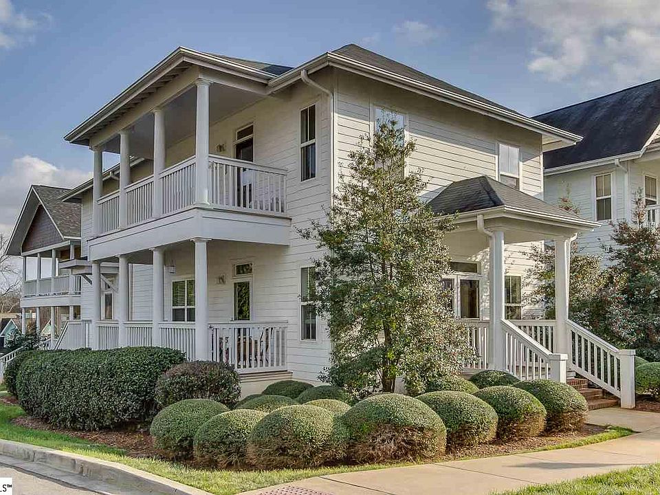 1st image of 106B Woodside Cir