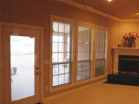 5th image of 285 S Briarhill Dr