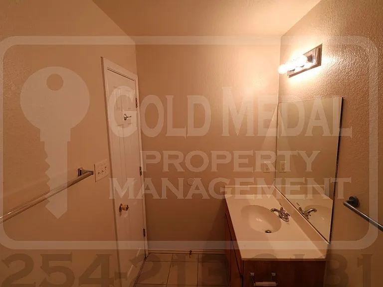 3402 Hereford Ln — Photo 17