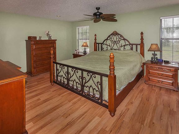 3rd image of 13405 Gerona Dr N