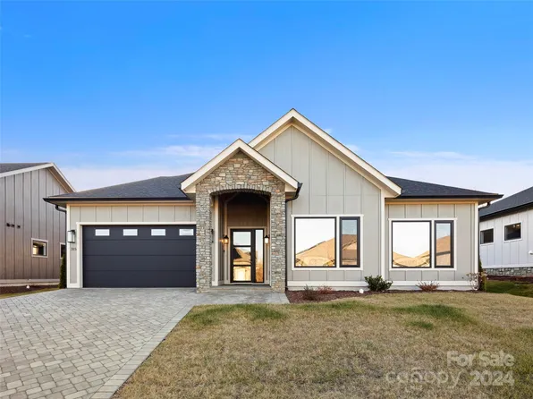 315 Avery Trail Dr #37, Arden, NC 28704