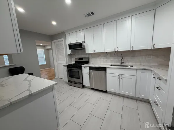 902 Plymouth Rd, North Brunswick, NJ 08902