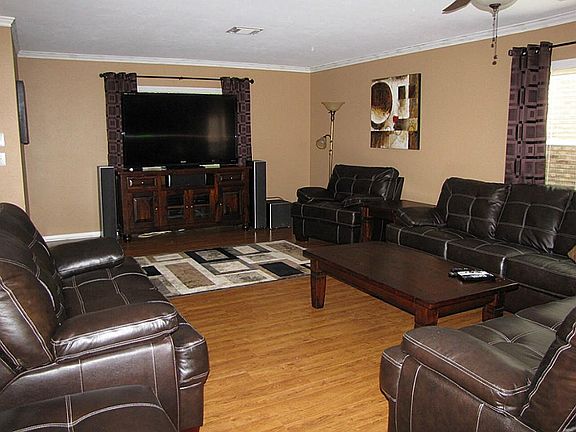 5th image of 16919 Oaks Crossing Ln