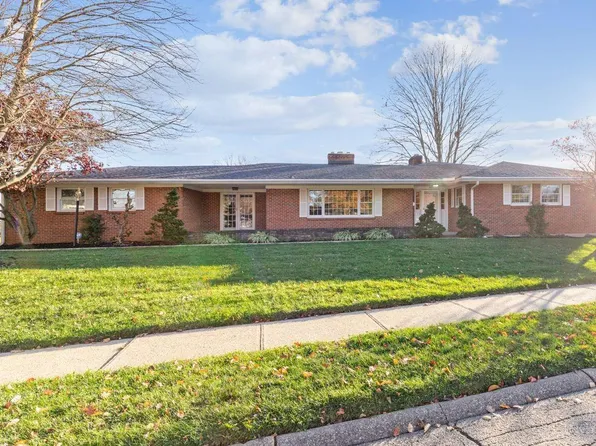 201 W Roger Dr, Trenton, OH 45067