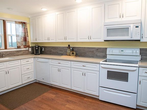 2nd image of 31119 190th St