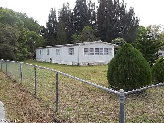 2nd image of 7565 Hart Dr