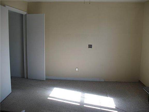 5th image of 401 12th Ave #127
