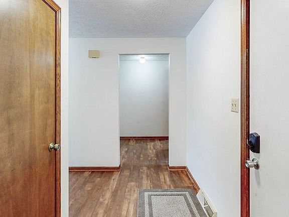 4th image of 517 Deborah Dr