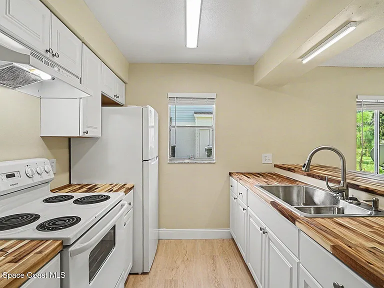 2294 Fox Hollow Dr — Photo 7