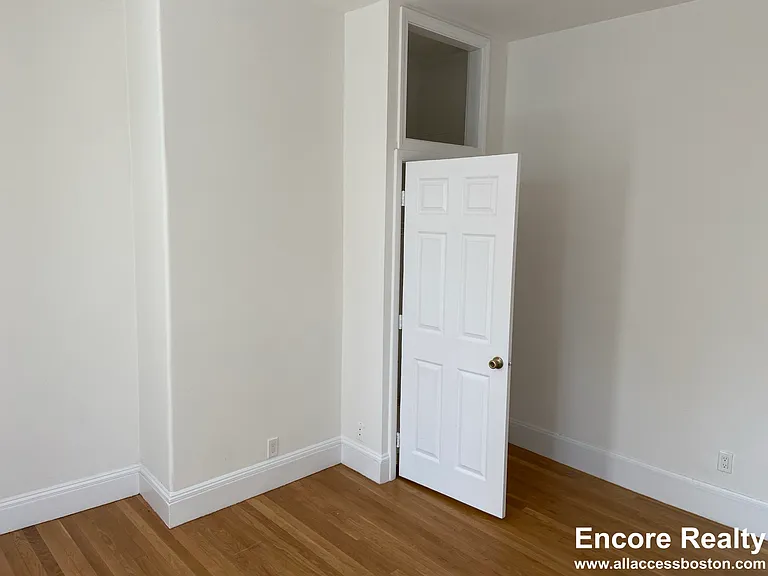 48 Newton St #2 — Photo 23
