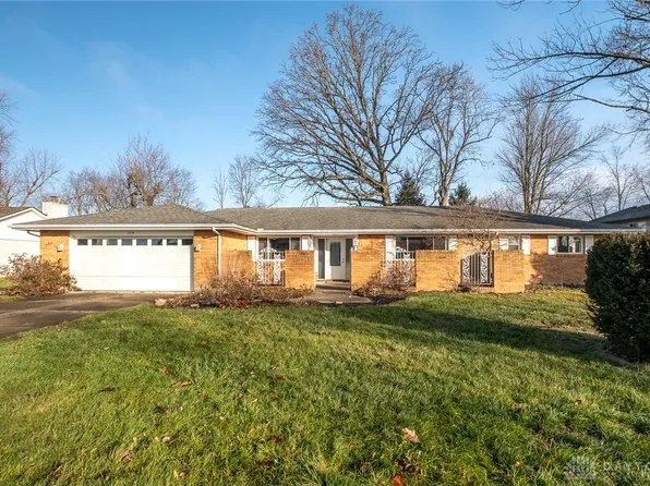 3558 Old Oaks Dr, Dayton, OH 45431