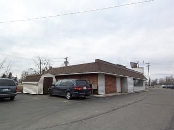 1st image of 909 S Main St
