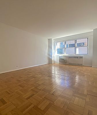 5th image of 30 W 60th St APT 5B