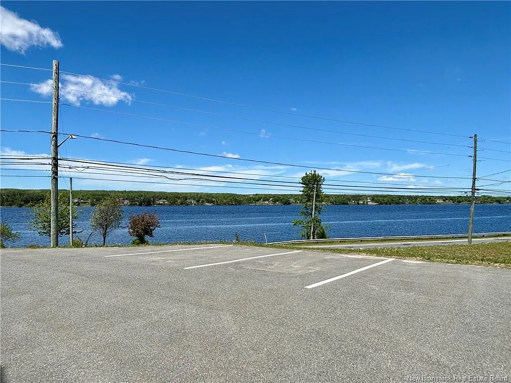 2 bed, 1.5 bath, 1075 sqft, $1,795 — Photo 2