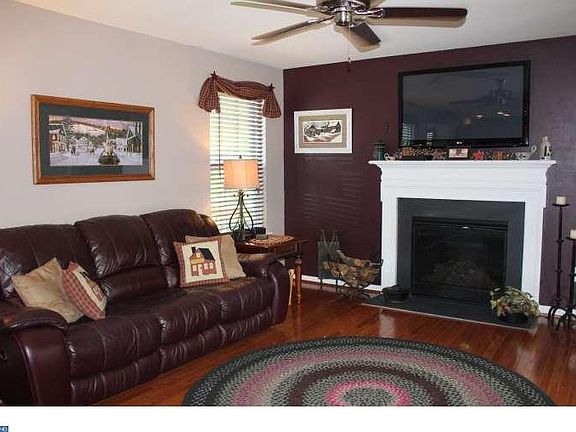 2nd image of 504 Colchester Dr