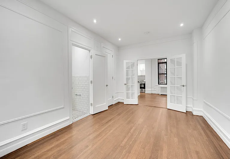 347 W 55th St #7F — Photo 3