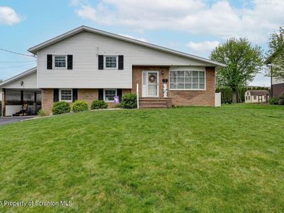 120 Woodhaven Rd, Peckville, PA, 18452