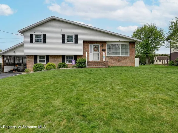 120 Woodhaven Rd, Peckville, PA 18452